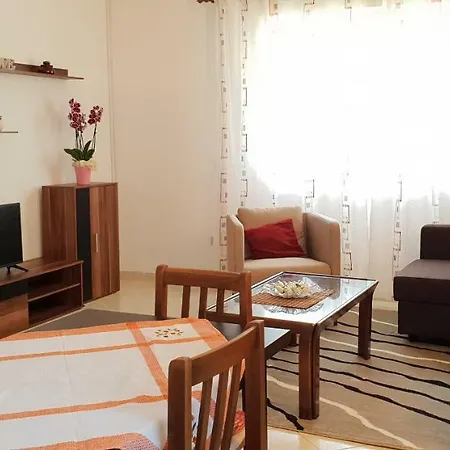 Apartment Ana *